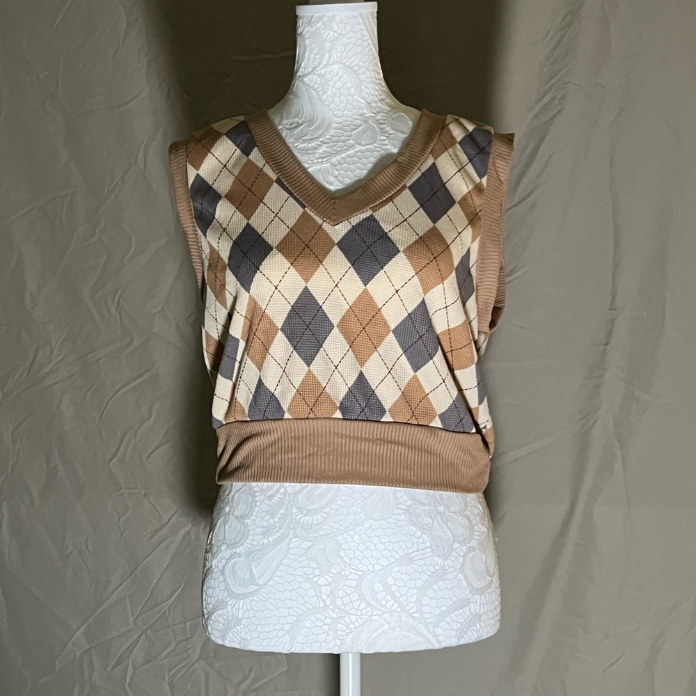 Julia Love J  large Argyle cropped vest